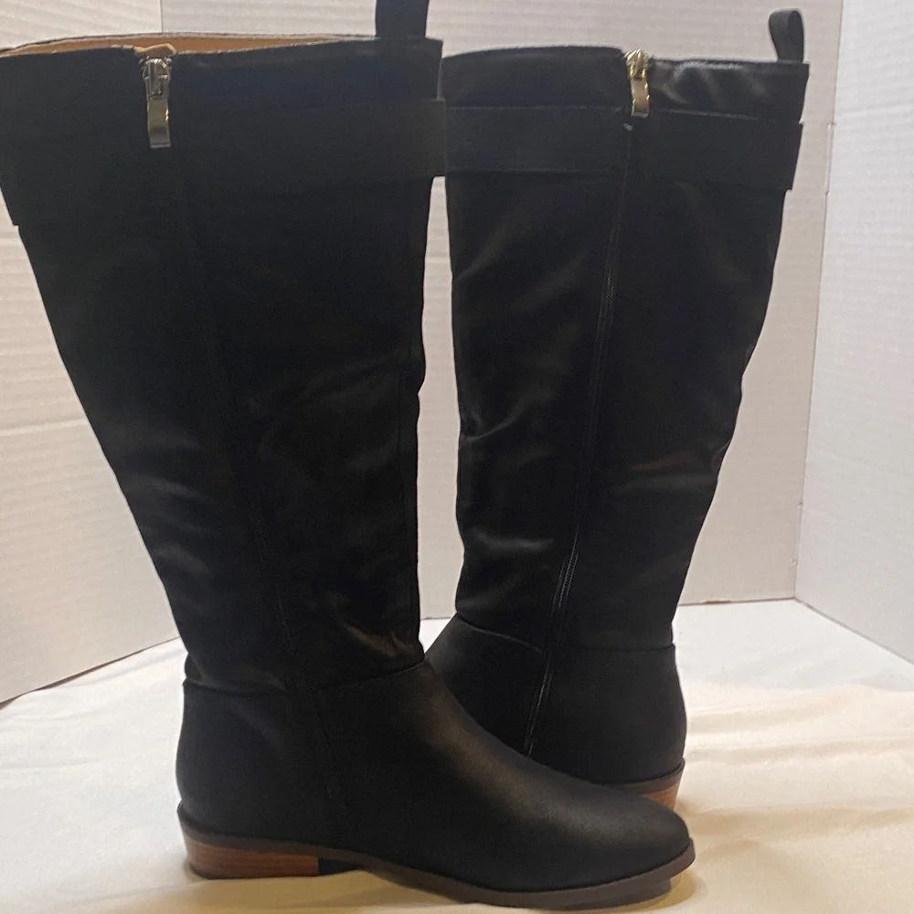 Journee Collection LELANNI KNEE-HIGH BOOTS IN VEGAN‎ LEATHER